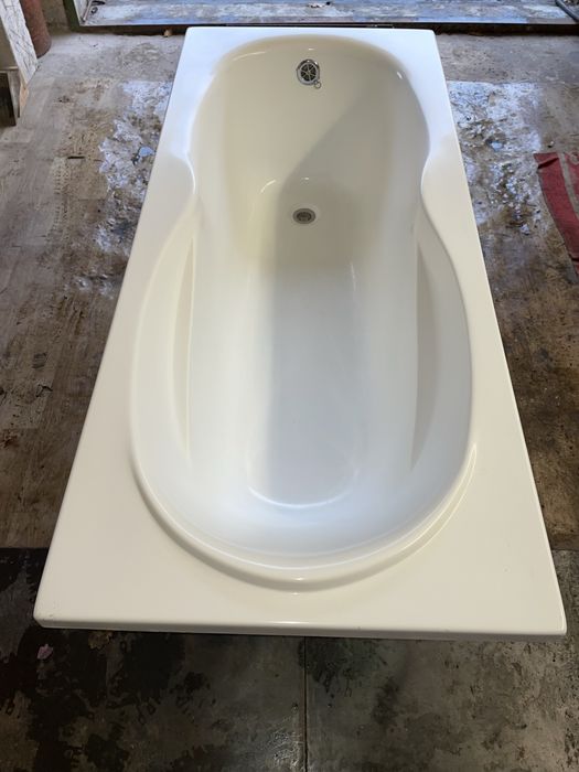 Продам б/в ванну акрилову 160см x 70см
