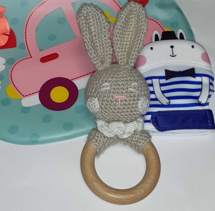 Дитячі товари, іграшка, носочки, набір для немовля, слюнявчик