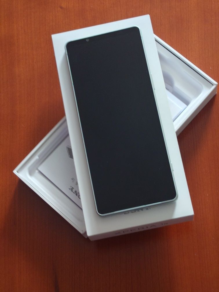 Sony Xperia IV branco novo