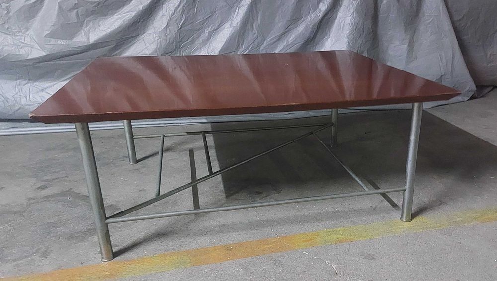 Mesinha de sala (ferro e madeira)