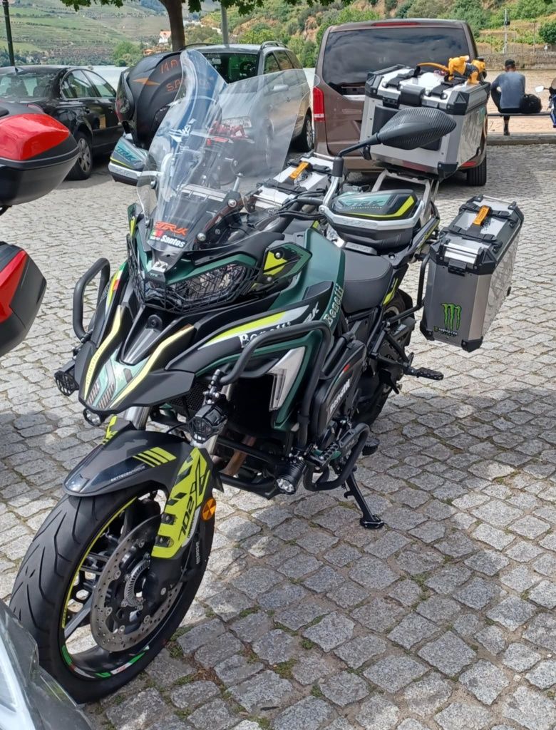 Benelli TRK 702 muitos extras