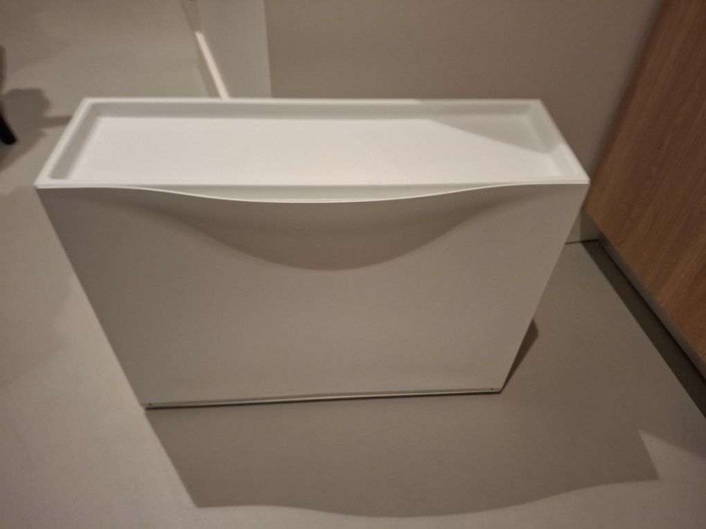Sapateira Ikea, nova.