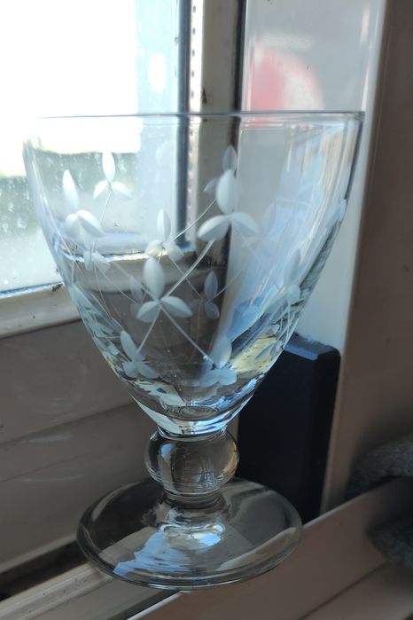 6 cálices antigos lapidados, para licores ou vinho do Porto