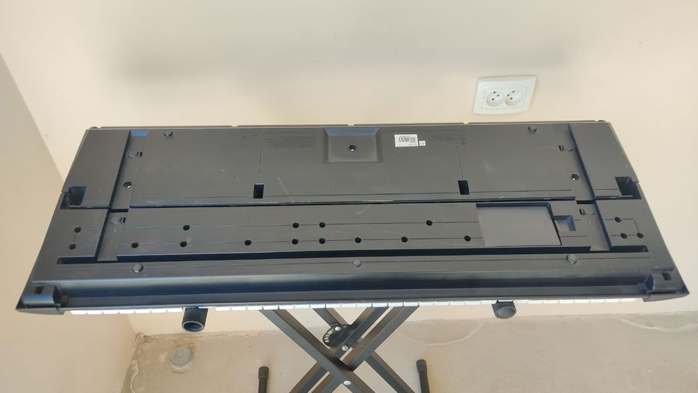Синтезатори Yamaha PSR-330, E333 Клавішні інструменти Піаніно