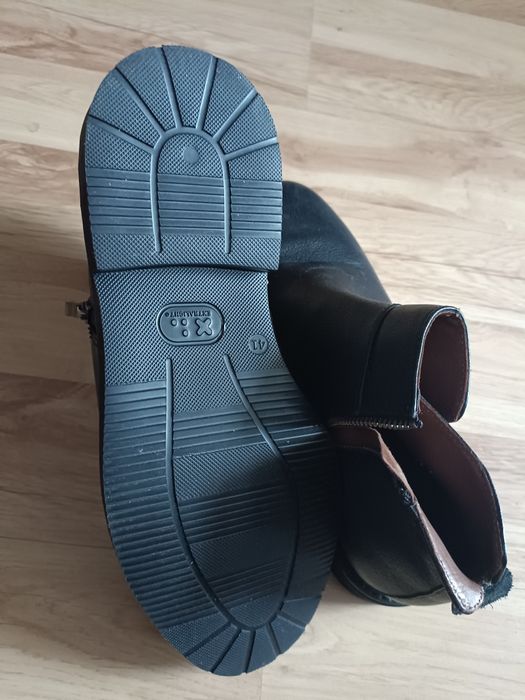 Damskie botki ze skóry na zamek Gino Rossi 41