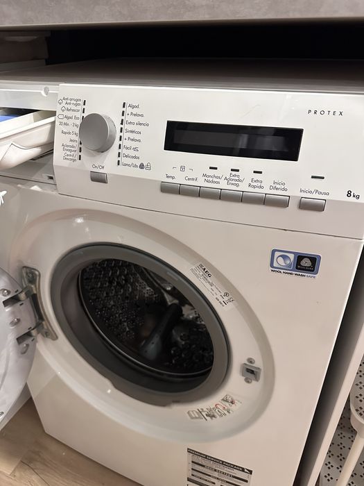 Máquina lavar roupa AEG - 8kg