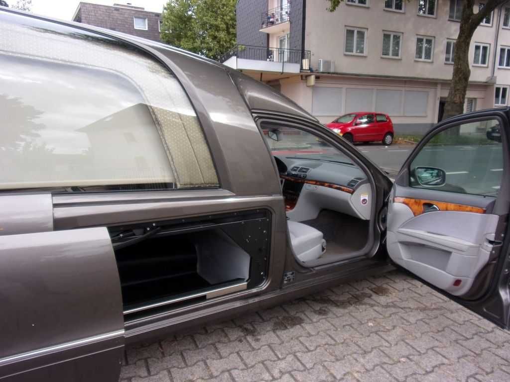 Катафалк Mercedes-Benz