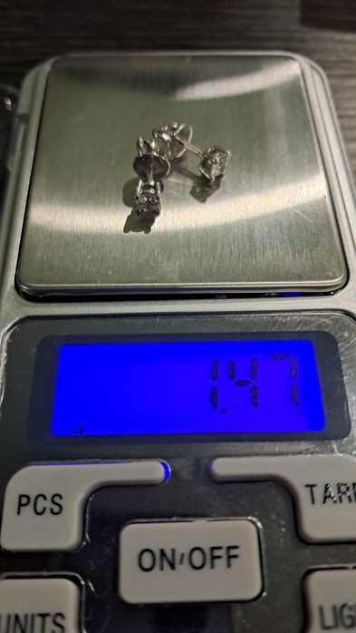 Золоті сережки-пусети з фіанітами 585