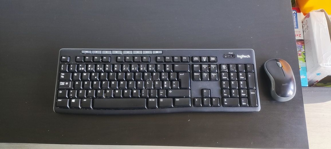 Conjunto Teclado e Rato sem fios Logitech