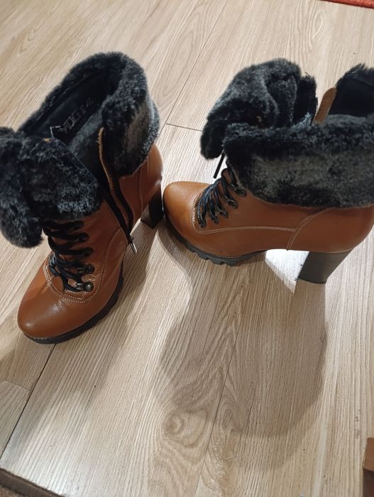 Продам взуття зимове