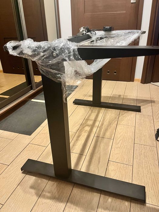 Elektryczny stelaż do biurka