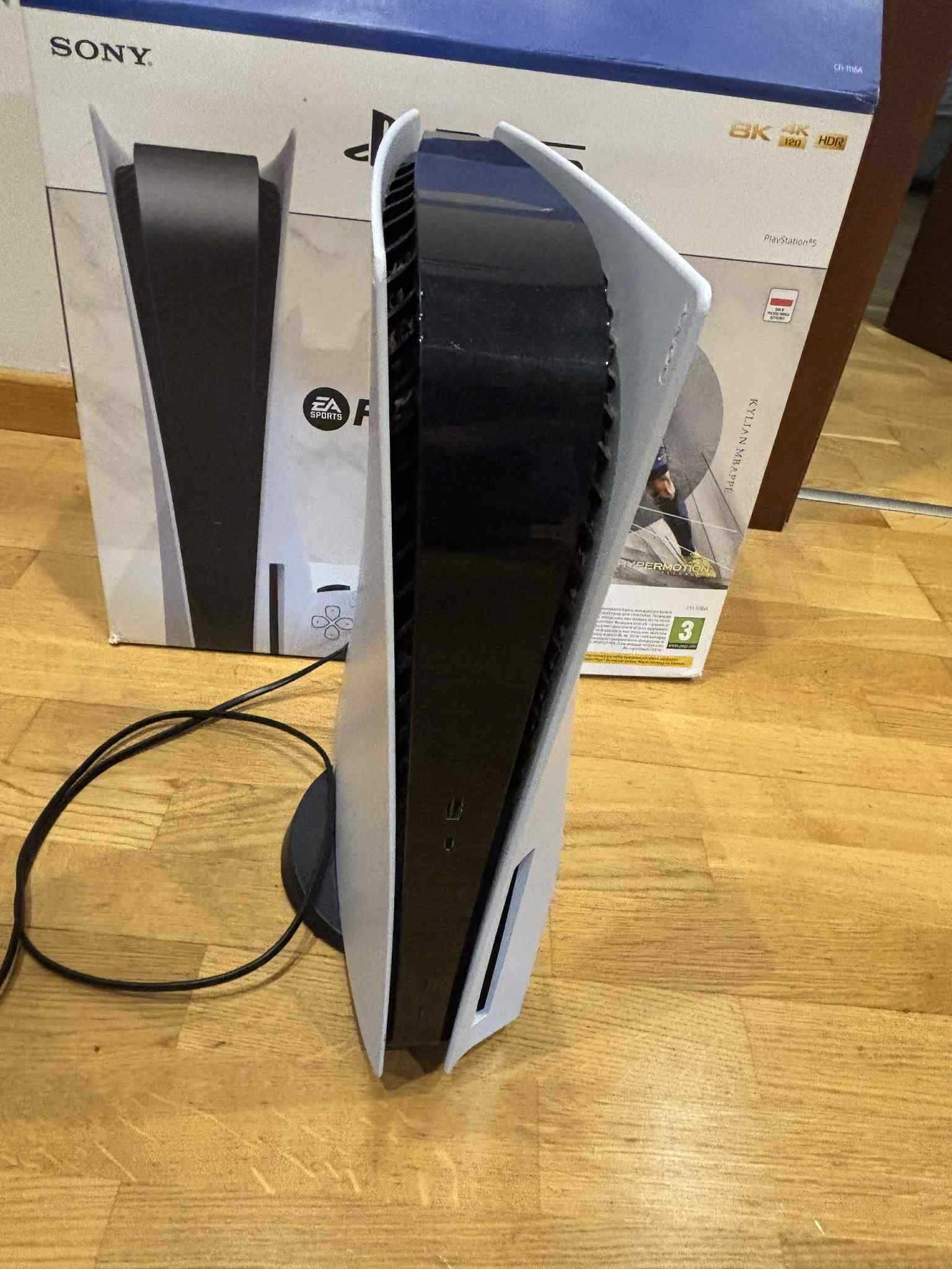 Playstation 5 Digital edition 1 TB  bez padów i gier - Stan jak nowy