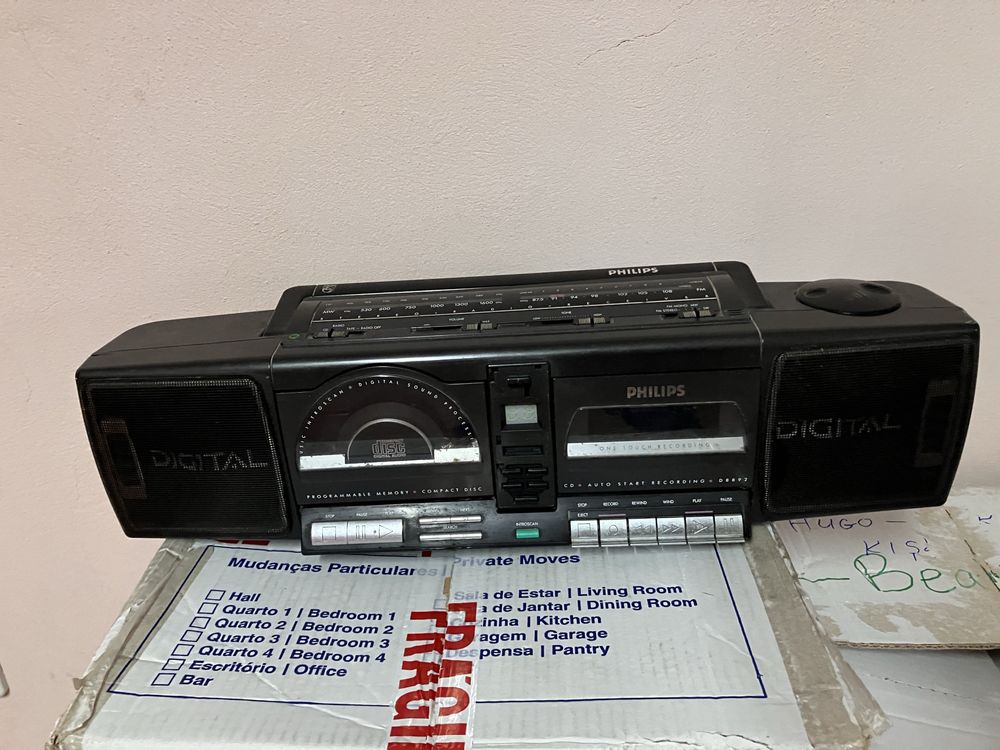 Radio e Cd portátil antigo Phillips