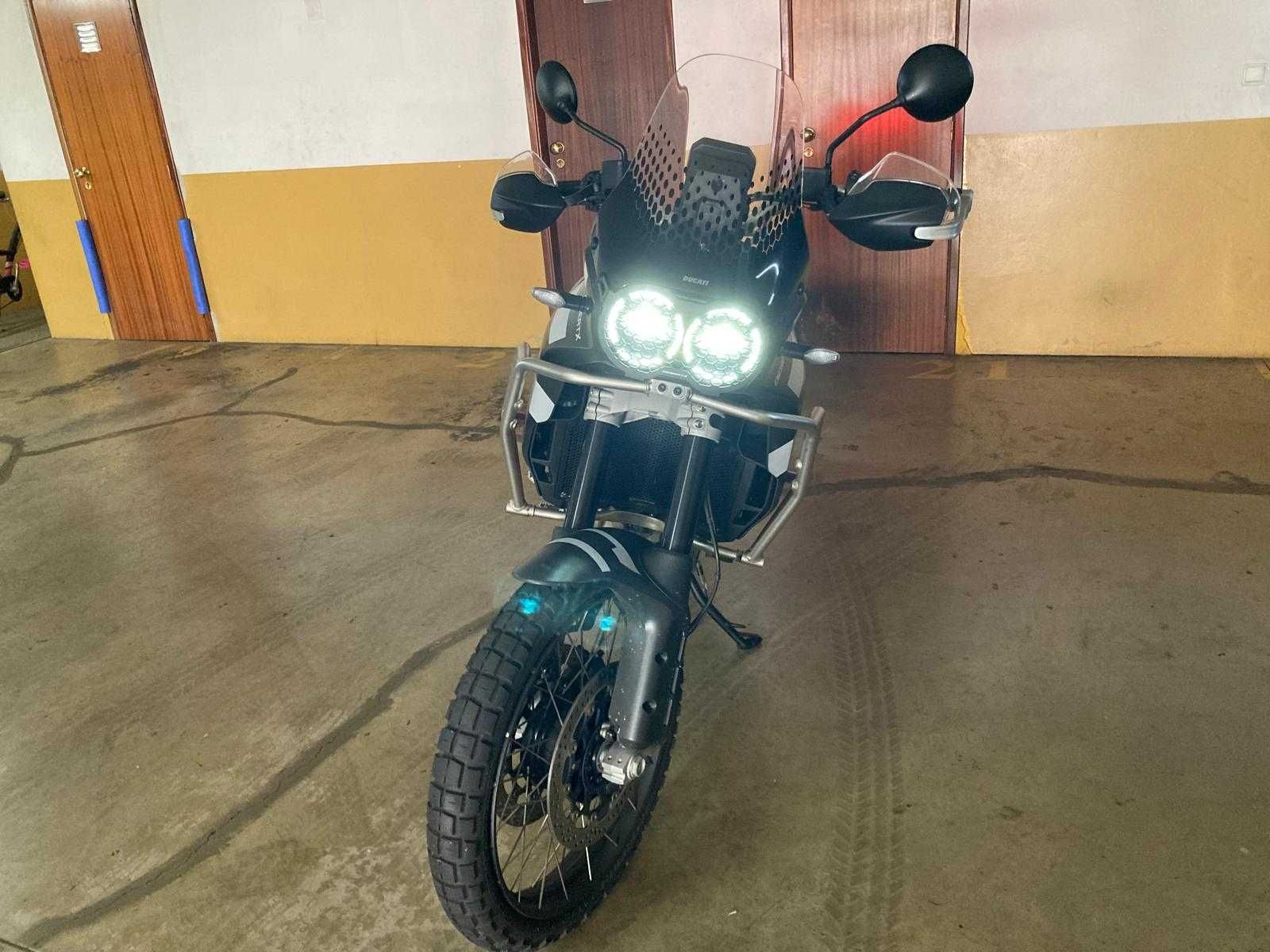 Ducati Desert X RR22