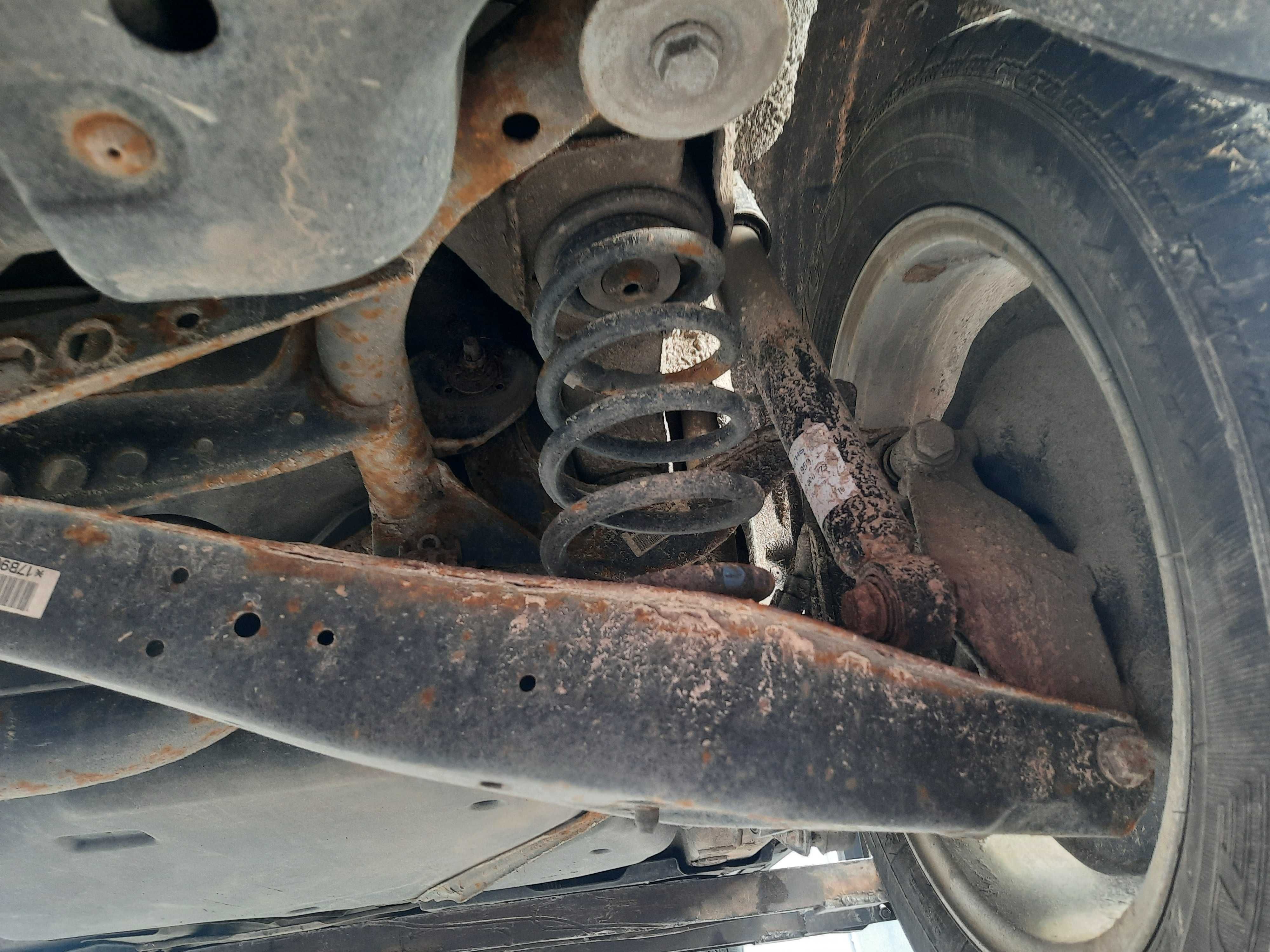 sanki tył wahacze zawieszenie tył Volkswagen Passat B6 1.9 TDI