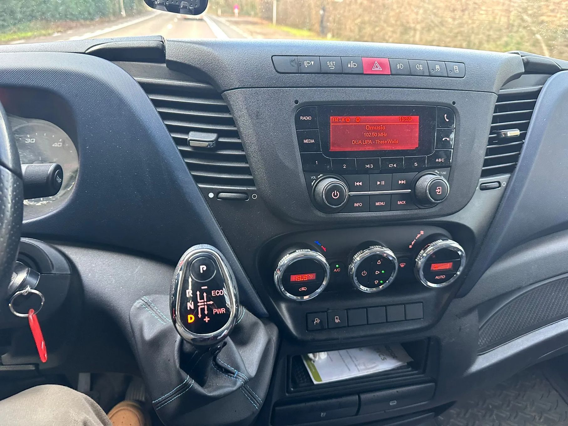 Iveco 35S14N  Białe IVECO 35S14N silnik 3.0 benzyna/CNG 136 KM 2018 rok automat
