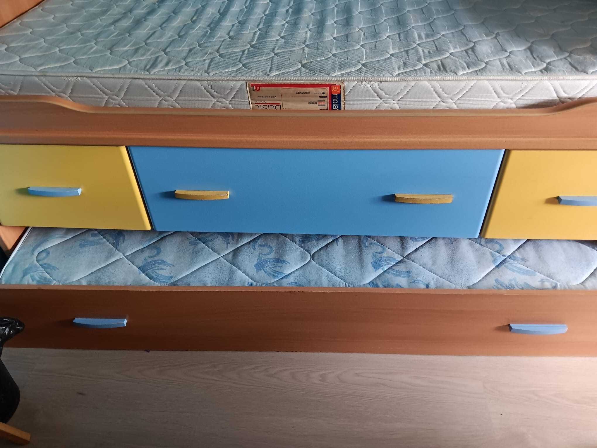 Vendo Cama Dupla com gavetões