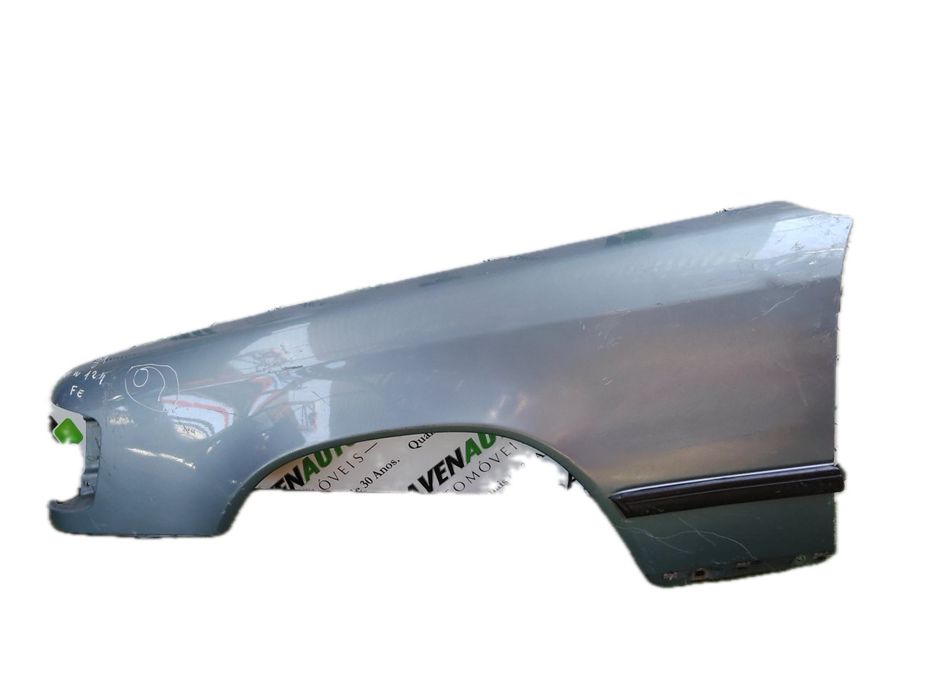 Guarda-lamas esquerdo MERCEDES-BENZ Três volumes (W124)