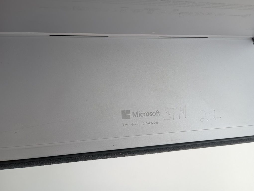 Microsoft Surface Go 4/64Gb Pentium Gold 4415y