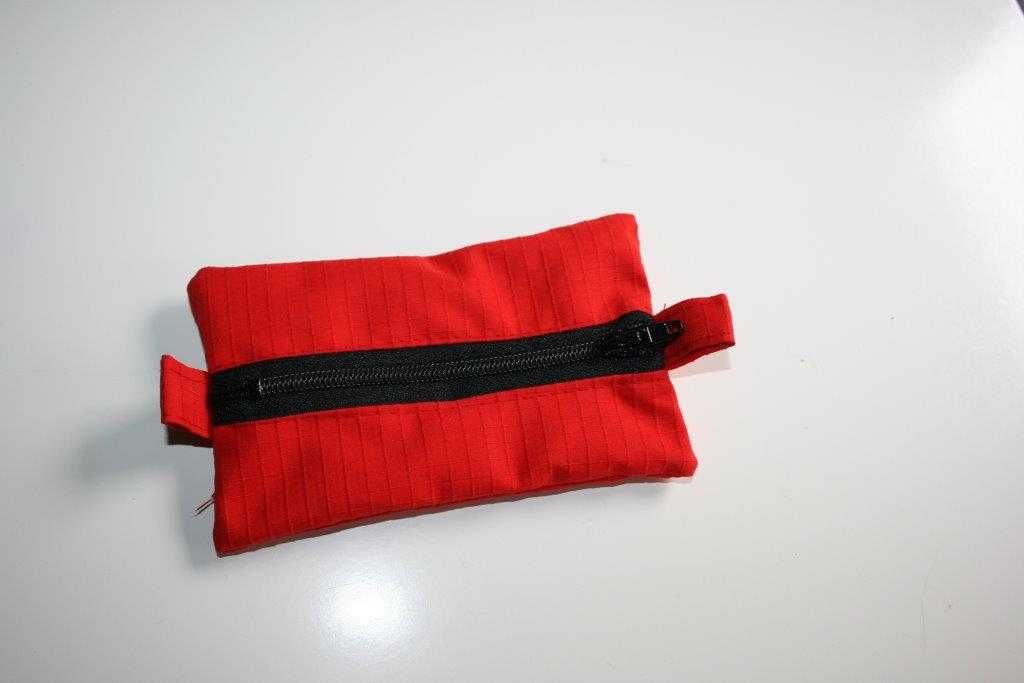 portfel etui na klucz do kłódki sportowy gore-tex na zamek czerwony