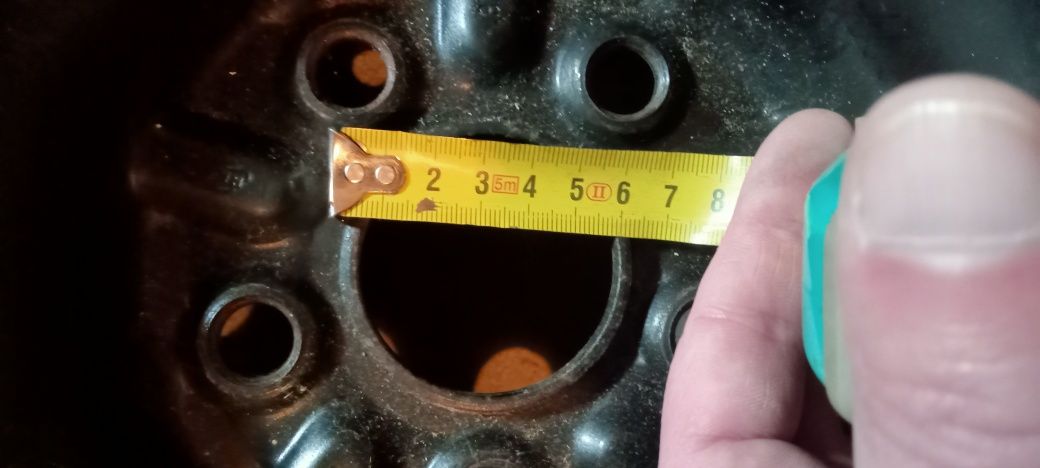 Opony zimowe na felgach 205/55 R16