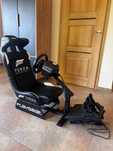 Kompletny kokpit Playseat z Thrustmaster t248 i pedałami