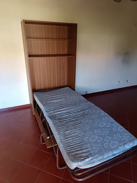 Móvel - Cama com colchão