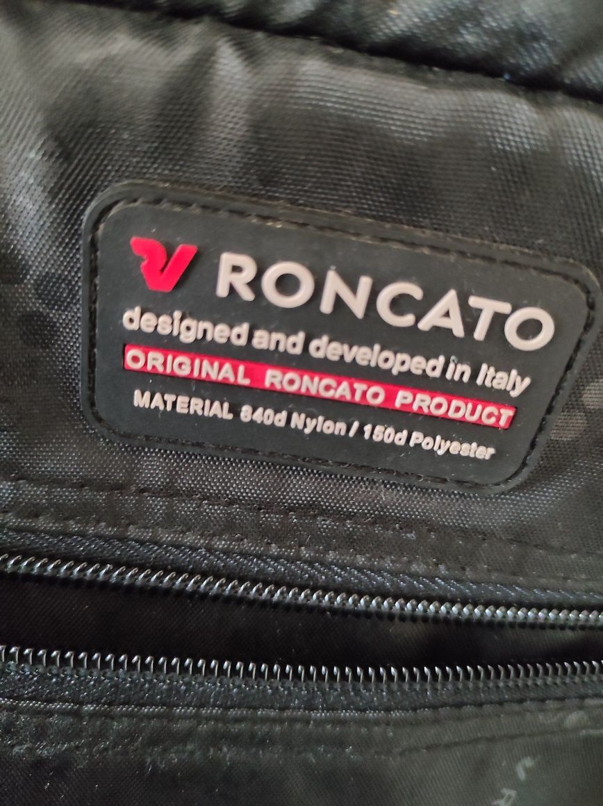 Mochila preta Roncato para portátil