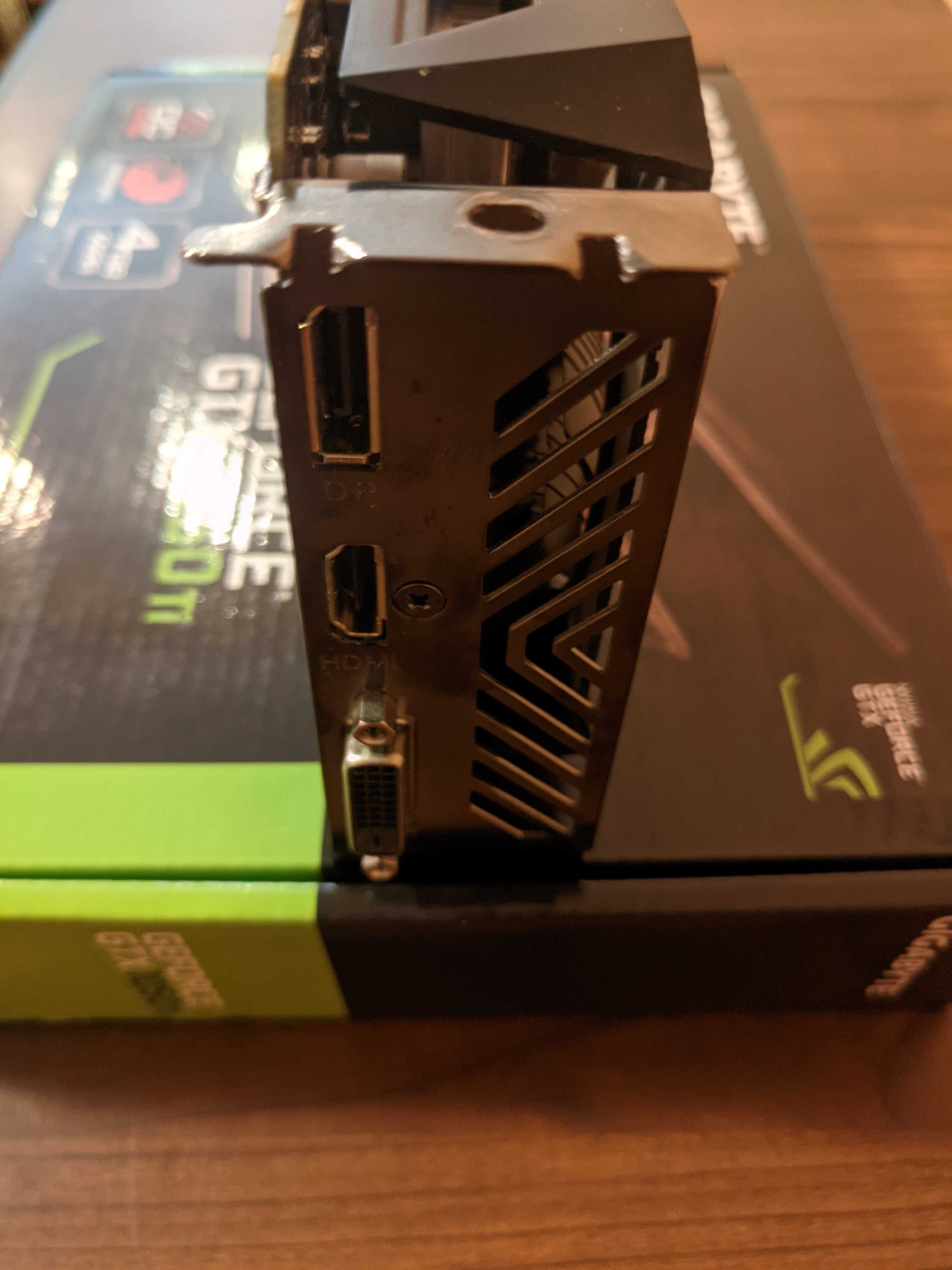 Видеокарта Gigabyte GeForce GTX 1050 Ti OC 4Gb GDDR5 комплект в идеале