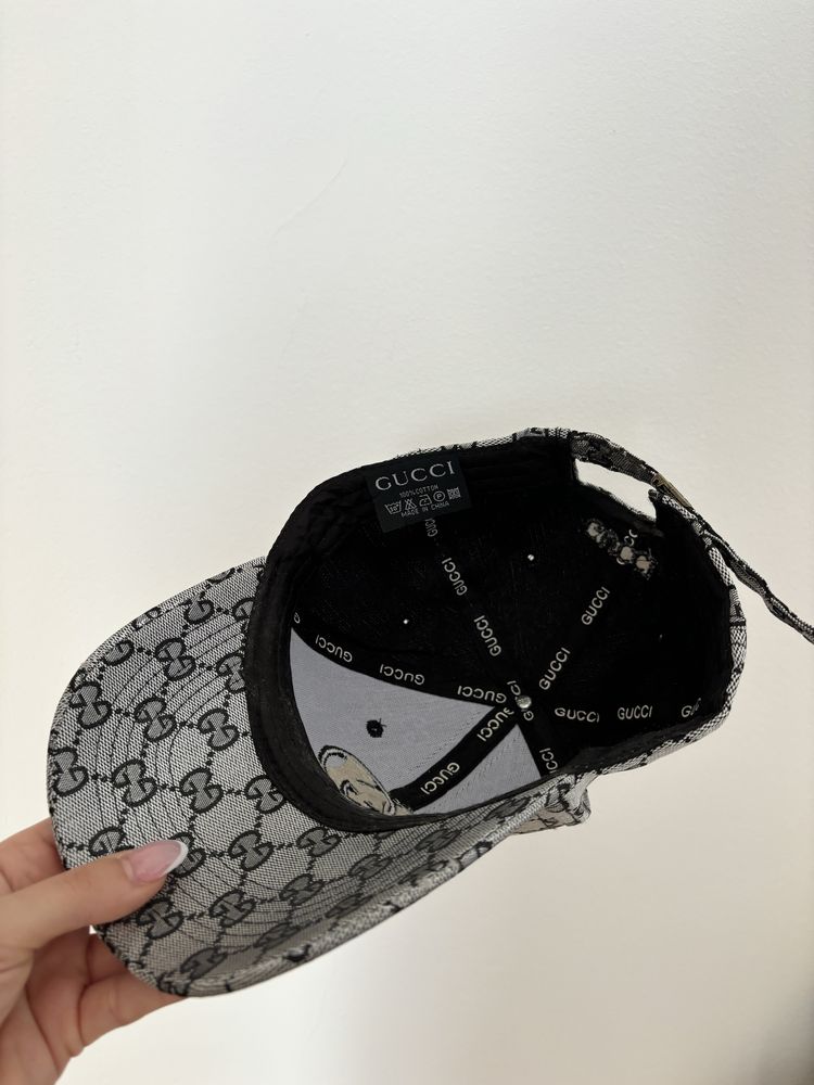 Chapéu Cinza/Preto Gucci