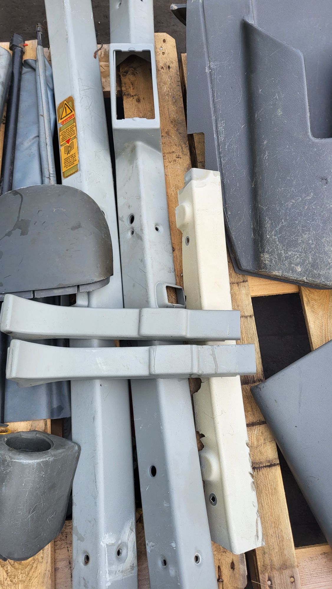 Tapicerki, plastiki claas atles, ares
