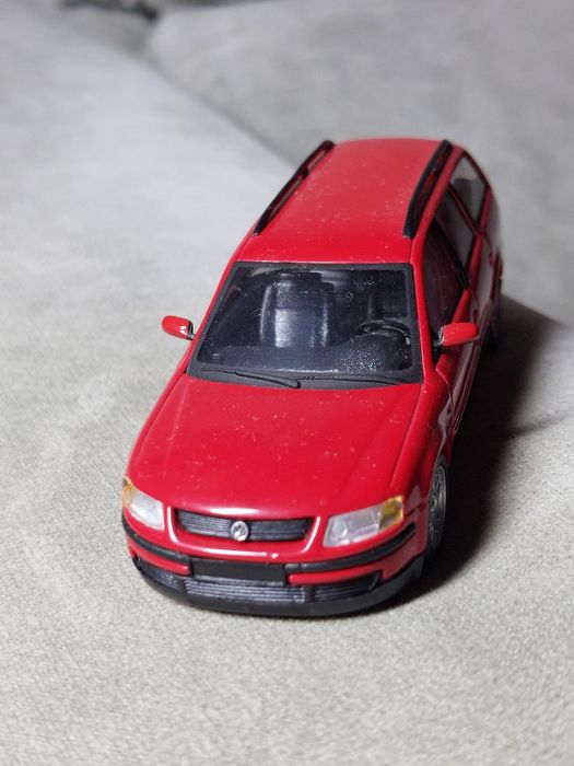 Miniatura VW Passat escala 1/43