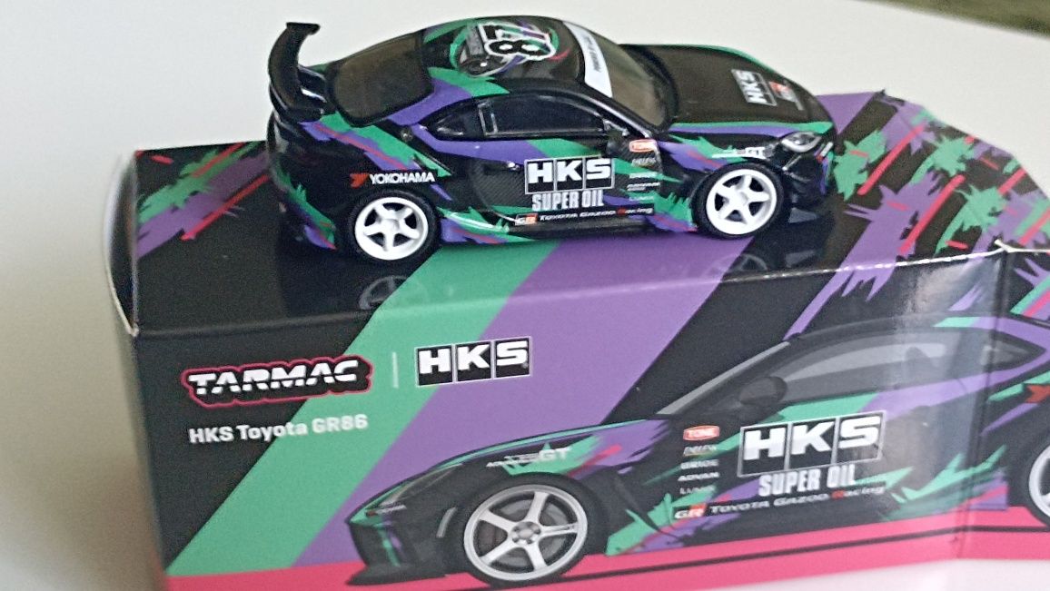 Машинки моделі tarmac, hot wheels.