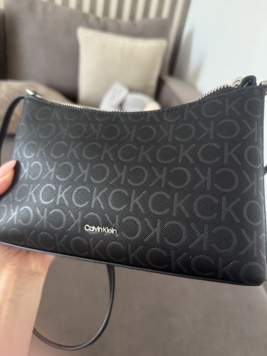 Calvin Klein чорна сумка