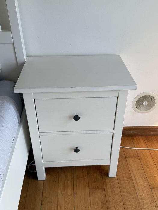 Mesa de cabeceira Hemnes IKEA