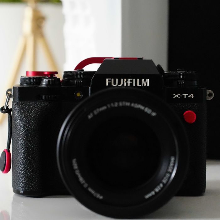 Fujifilm X-T4 + Viltrox Pro 27mm, F:1.2 + Extras