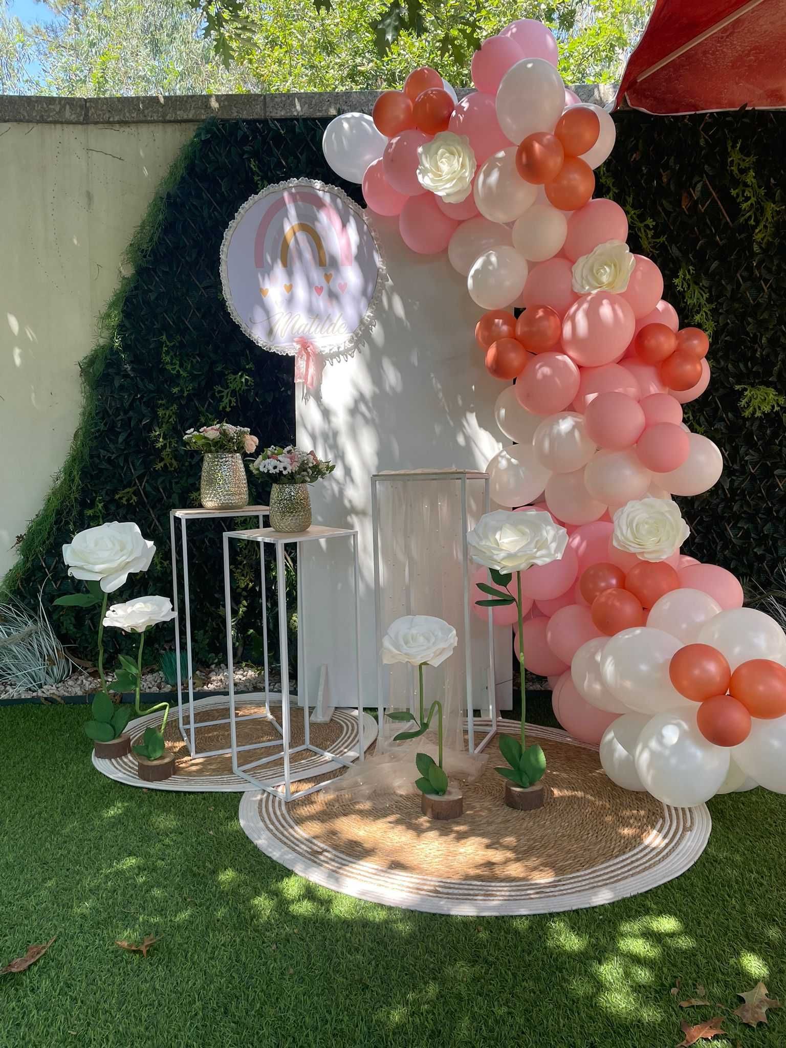 Decoração com arcos de balões  Eventos festas aniversários comunhões