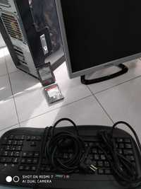 Torre PC Gigabite com monitor, rato , teclado e dois discos de 500G