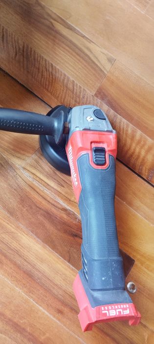 Продам болгарку Milwaukee M18 24 рік