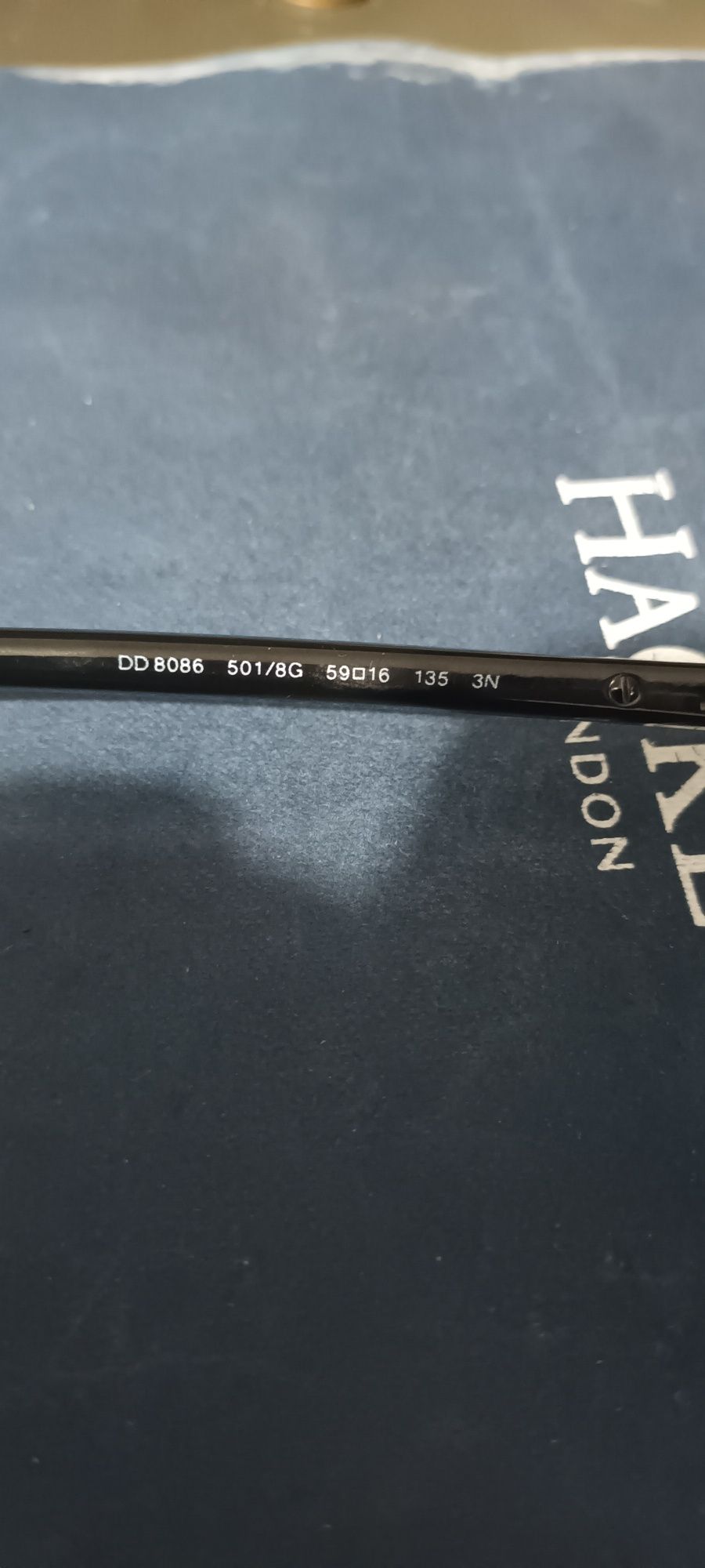 DOLCE & GABBANA - DG 8086
Quadrado
FRAME COLOR
Mate Havana Sobre Doura