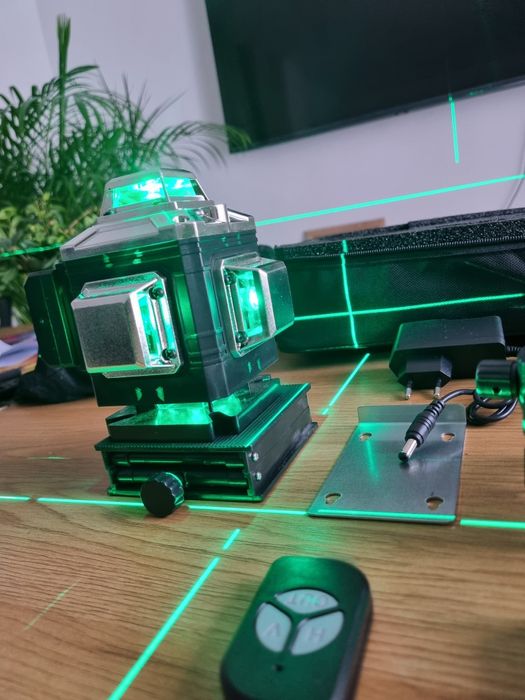 Nível Laser 16 Linhas Autonivelante + Tripés – NOVO