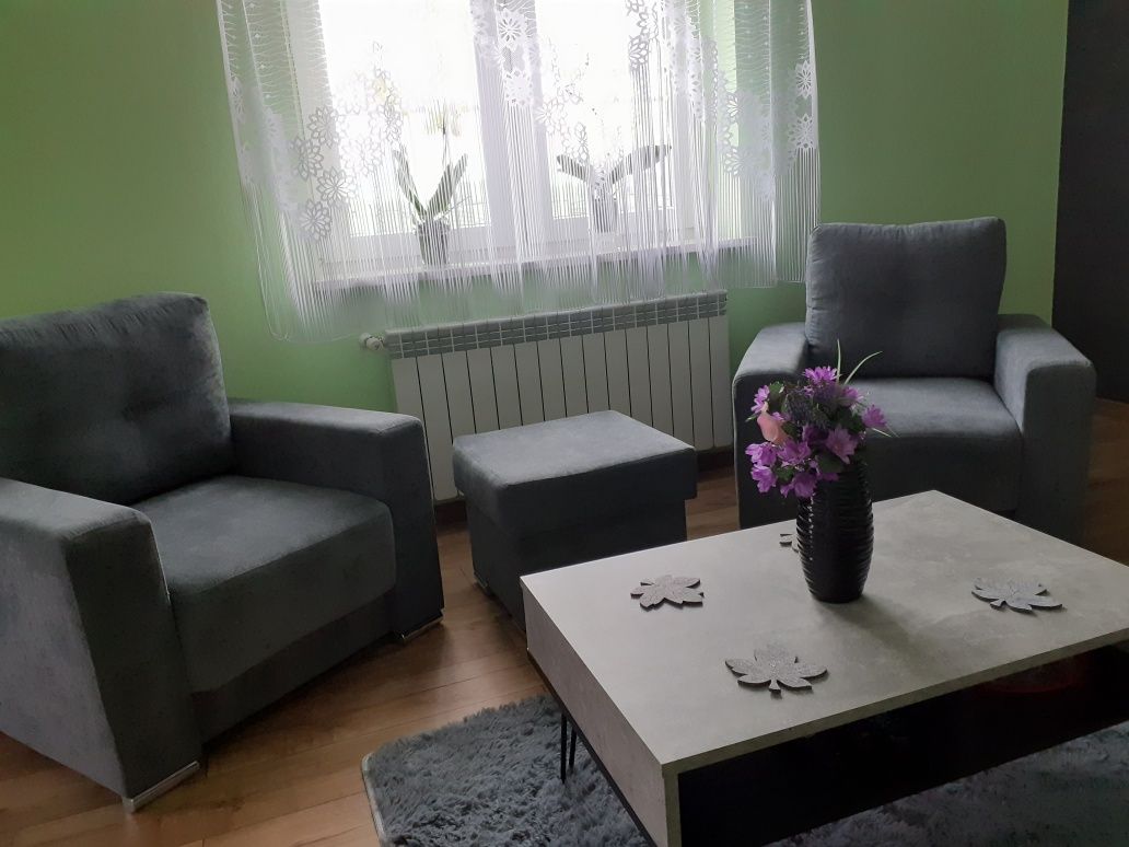 komplet sofa plus fotele stan bardzo dobry