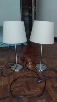 Duas luminárias de cabeceira Ikea