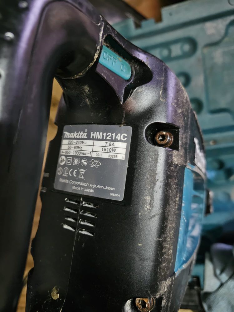 Młot udarowy Makita HM1214C
