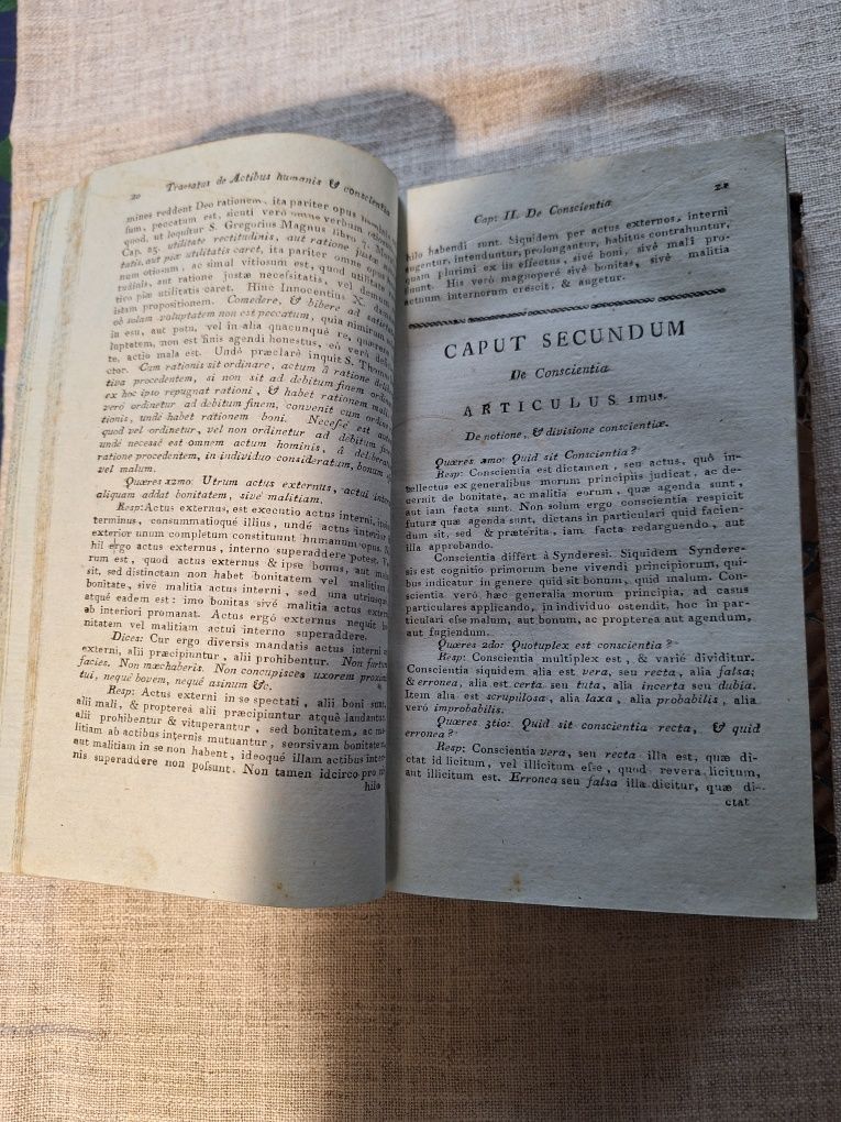 Instututiones Theologies Moralis tom1. 1809 rok