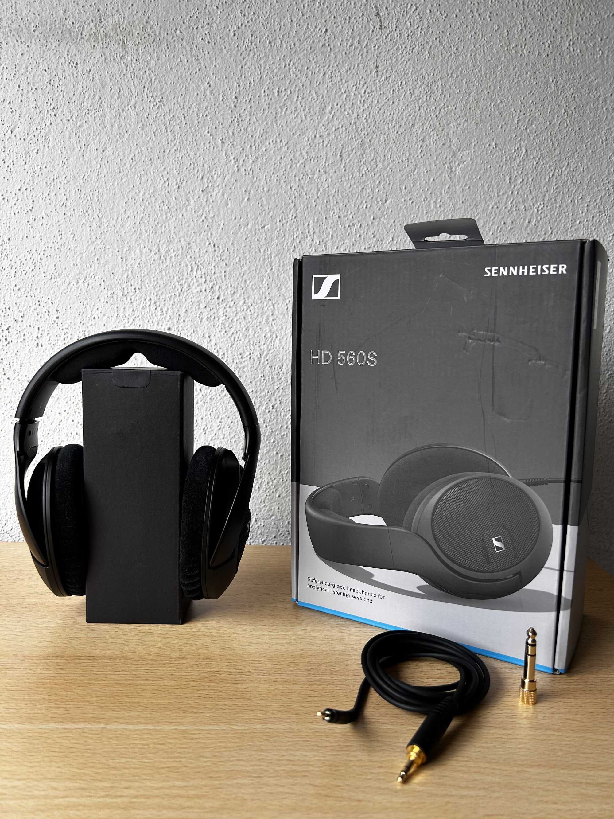 Auscultadores Sennheiser HD560S