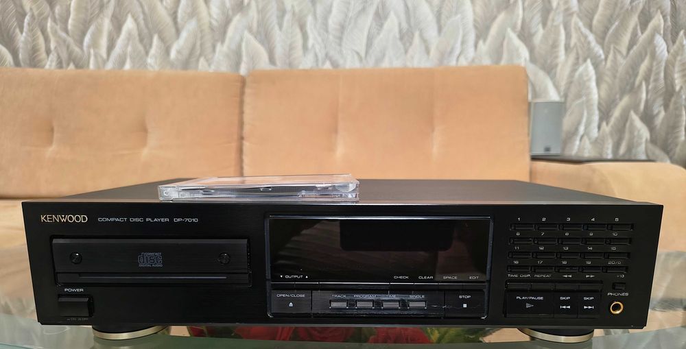 CD плеер Kenwood DP-7010 /KSS-150A/ made in Japan