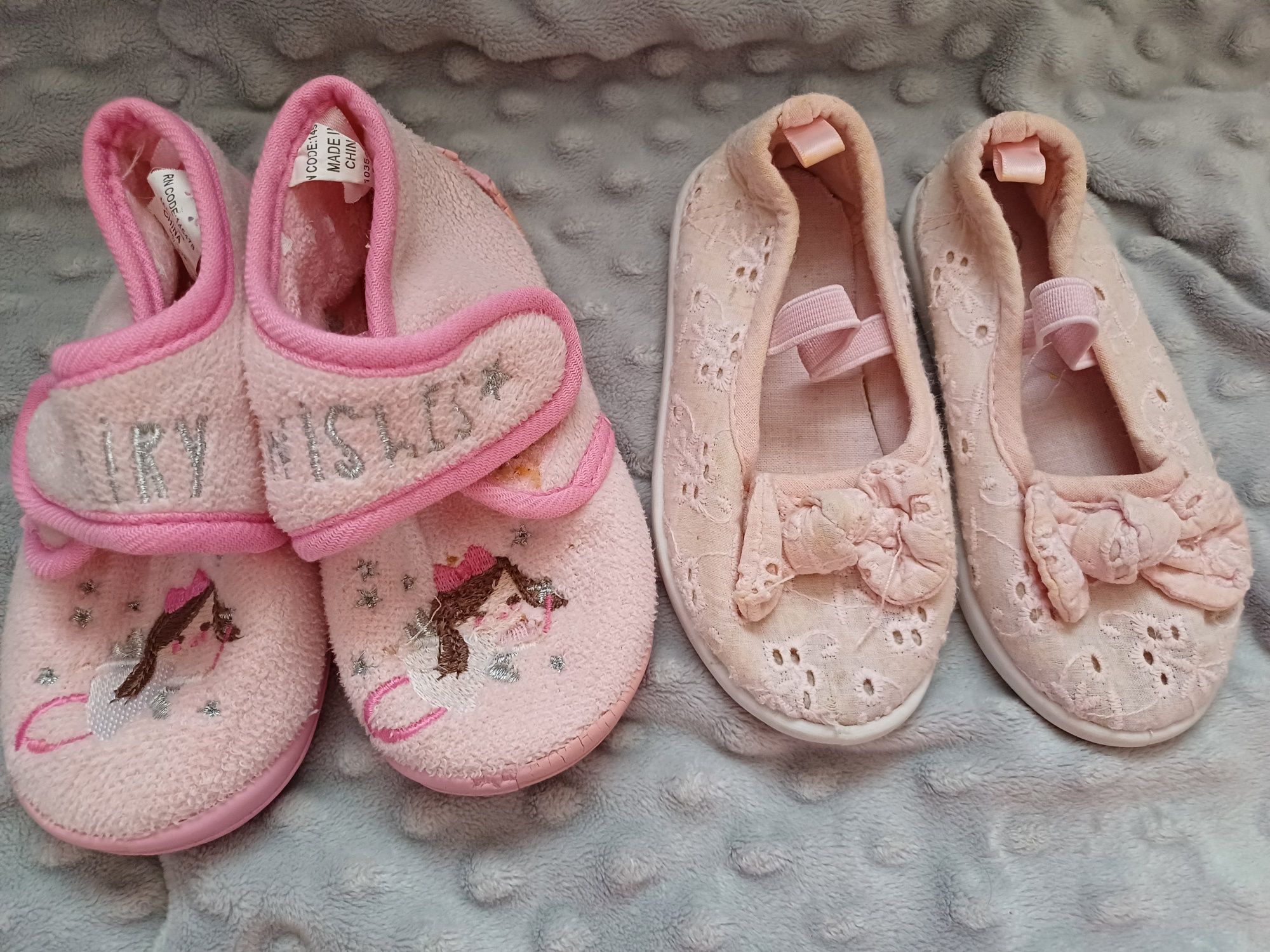 Buty r 21 i 22 dziewczynka, kapcie, sandałki 8 szt
