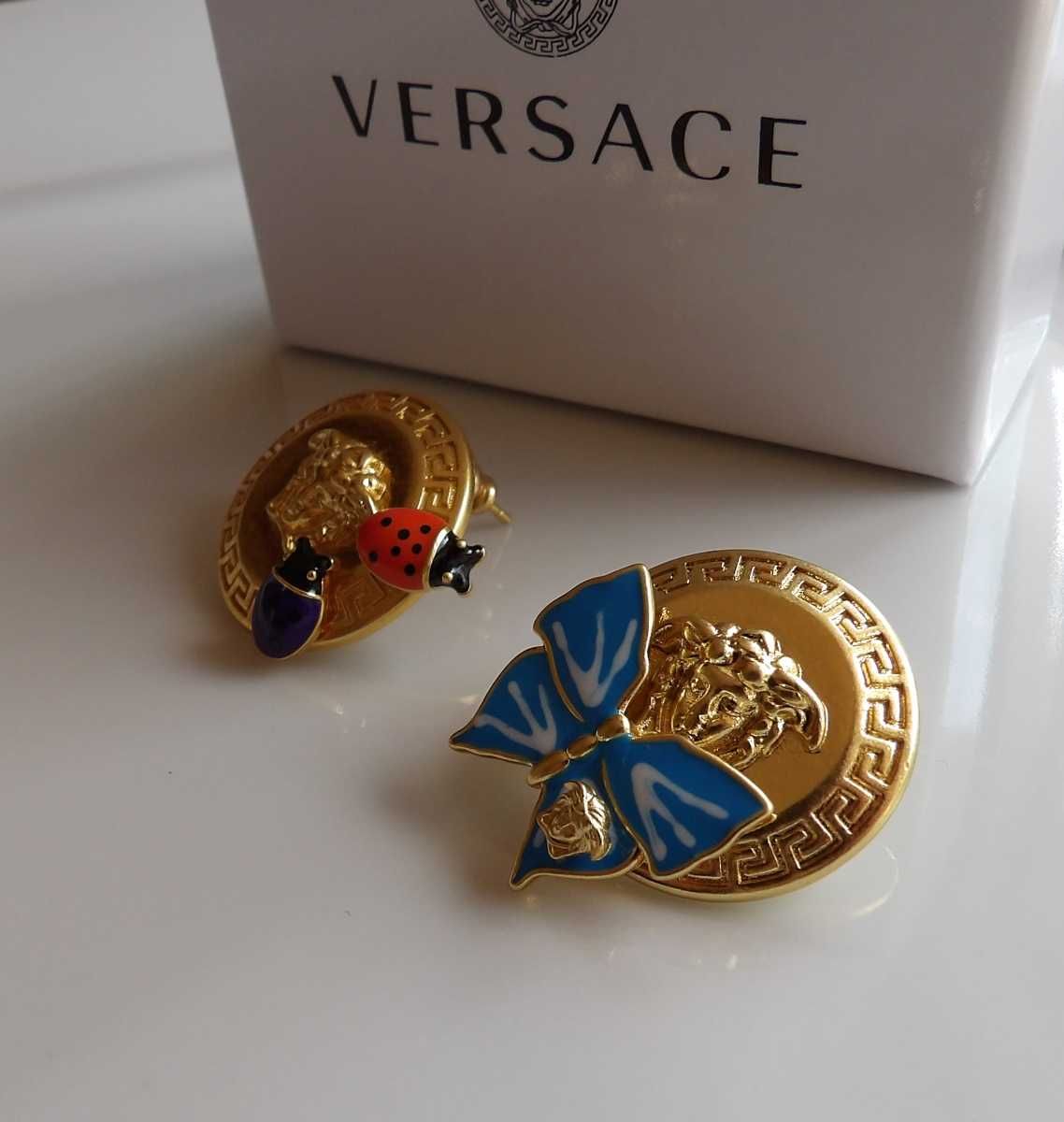 Versace Dua Lipa kolczyki mosiężne motyle, biedronki