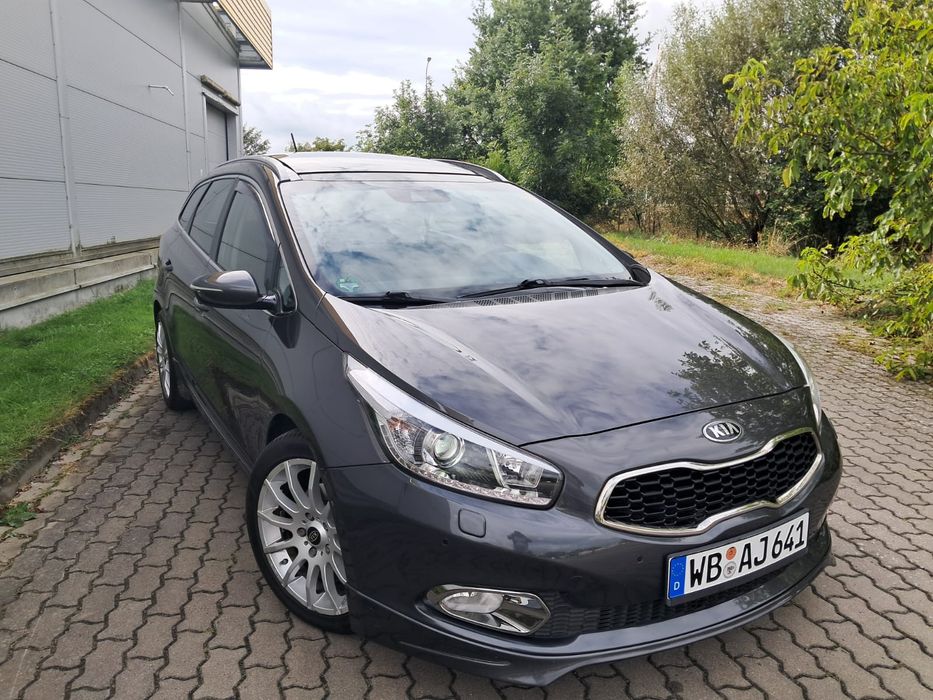 Śliczne Kia Cee'd LIFT Alu Panorama Nav Półskóry Xenon LED Webasto Ful